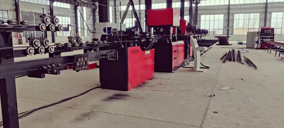 آلة لحام قضبان الفولاذ بتحكم PLC 7.5kw ارتفاع لحام 70-270mm