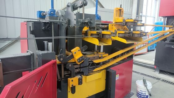 آلة اللحام الآلية التي تتحكم في PLC 1.2-3.2mm سمك اللحام
