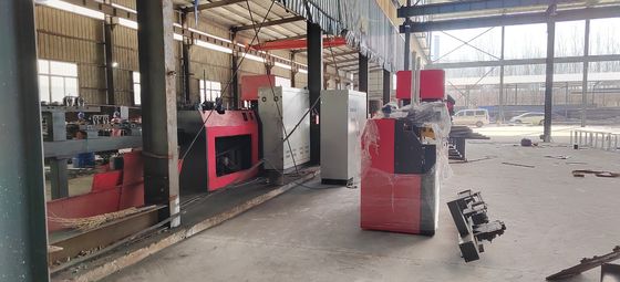 خط إنتاج لحام شعاع الشبكة الذي يتم التحكم به بواسطة الشاشة اللمسية مع خطأ طولي يصل إلى 5 ملم / م